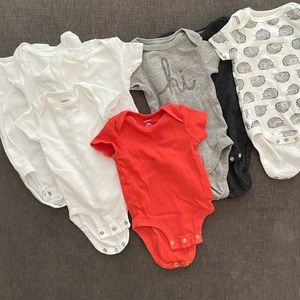 Short Sleeve Onesies 0-3 months